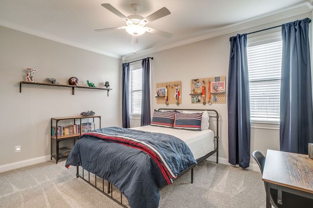 808 Gallant Fox Road, Hewitt, TX 76643