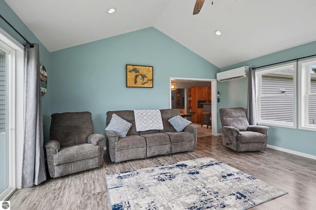 Image 10 of property listing at 8221 N Rich Road, Alma, MI 48801