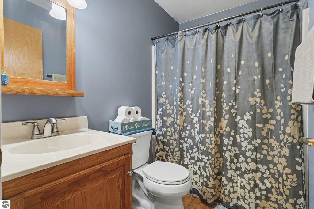 Image 15 of property listing at 8221 N Rich Road, Alma, MI 48801