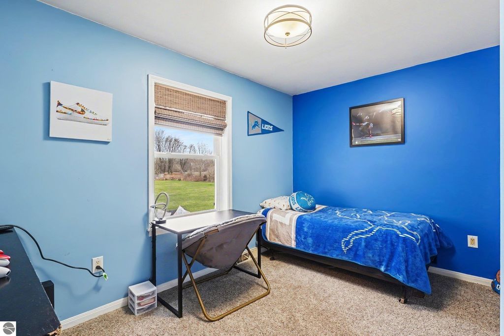 Image 16 of property listing at 8221 N Rich Road, Alma, MI 48801