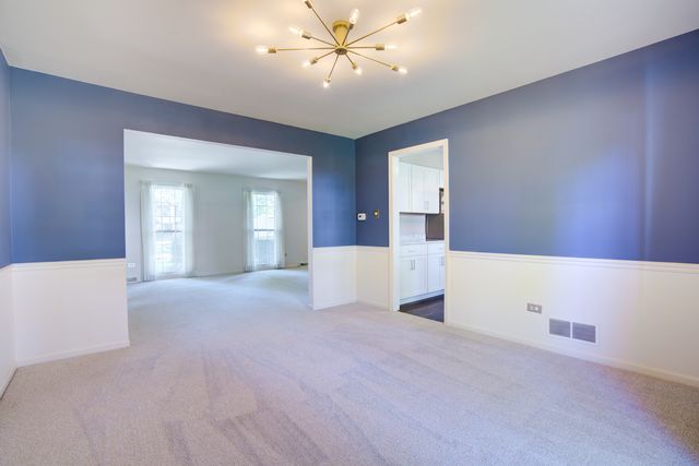 907 Secretariat Drive, Naperville, IL 60540