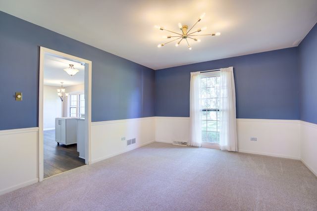 907 Secretariat Drive, Naperville, IL 60540