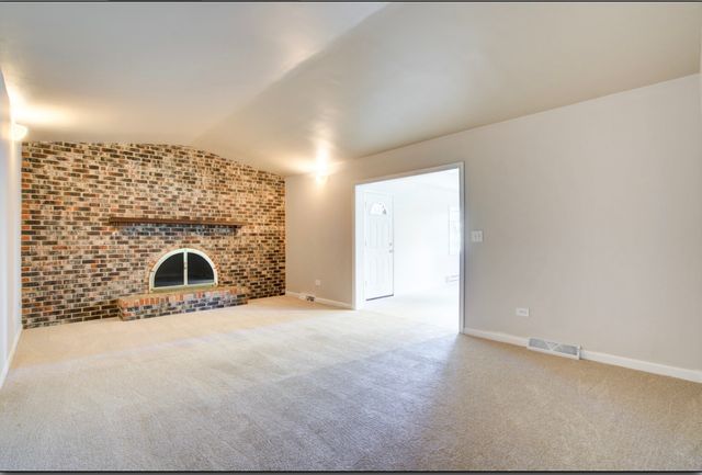 907 Secretariat Drive, Naperville, IL 60540