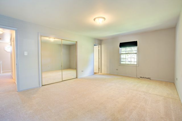 907 Secretariat Drive, Naperville, IL 60540