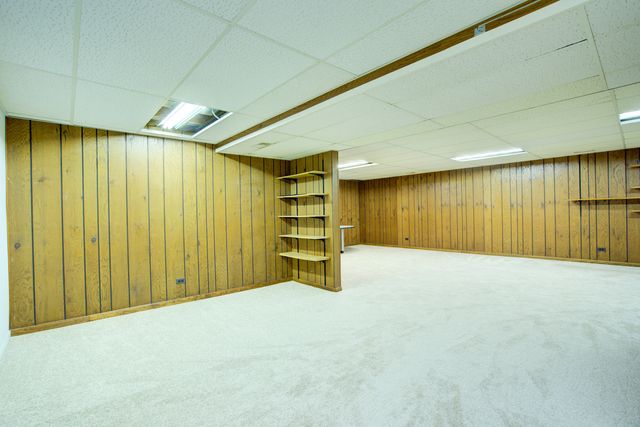 907 Secretariat Drive, Naperville, IL 60540