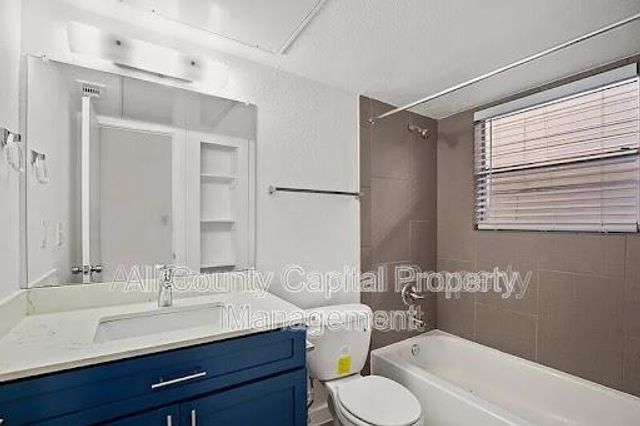 502 W 35th ST 205, Austin, TX 78705