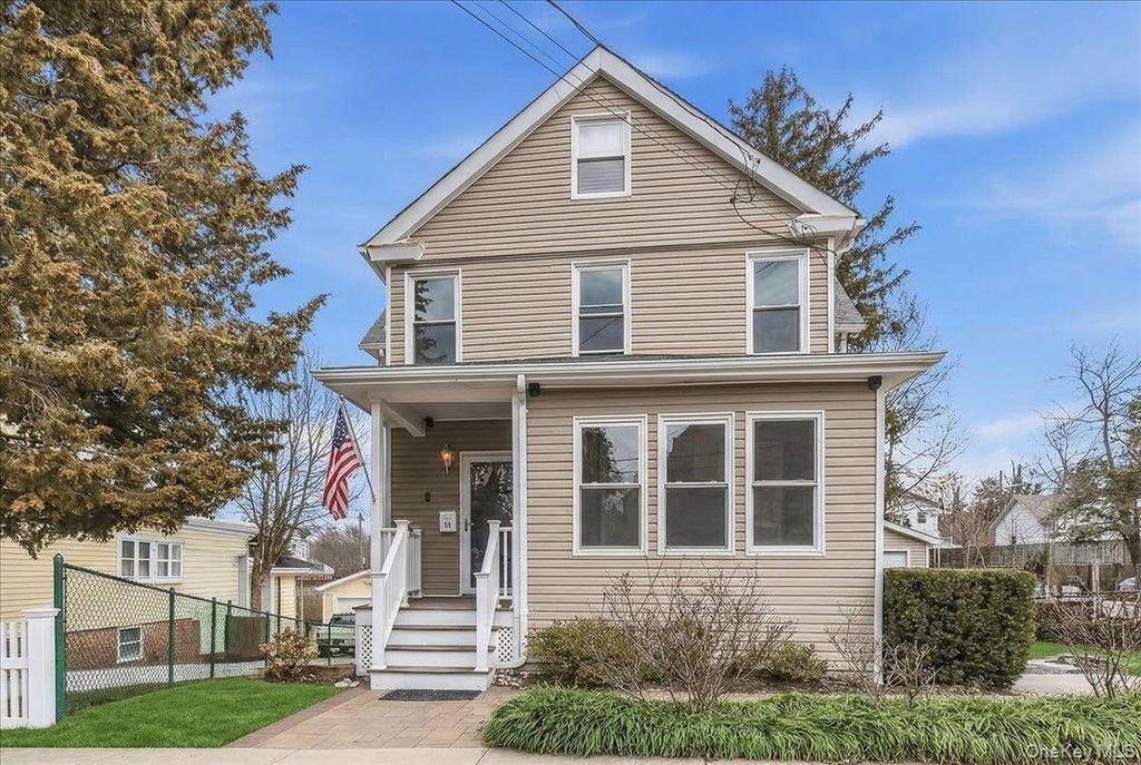 75 Anstice Street 2, Oyster Bay, NY 11771