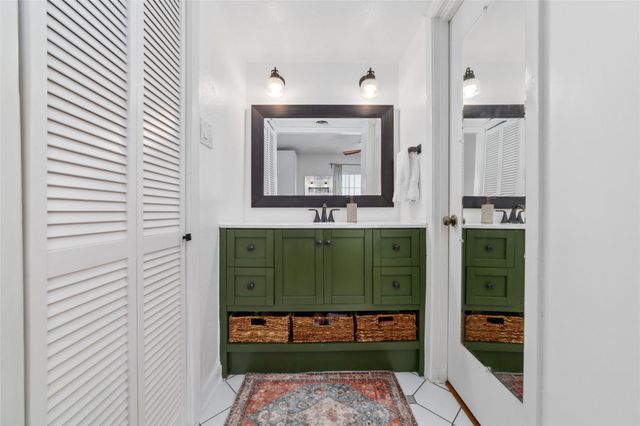 3400 Timmons Lane 68, Houston, TX 77027