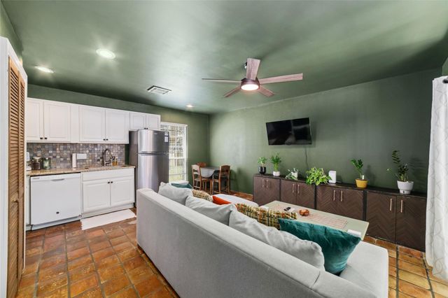 3400 Timmons Lane 68, Houston, TX 77027