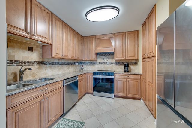 190 S WOOD DALE Road 507, Wood Dale, IL 60191