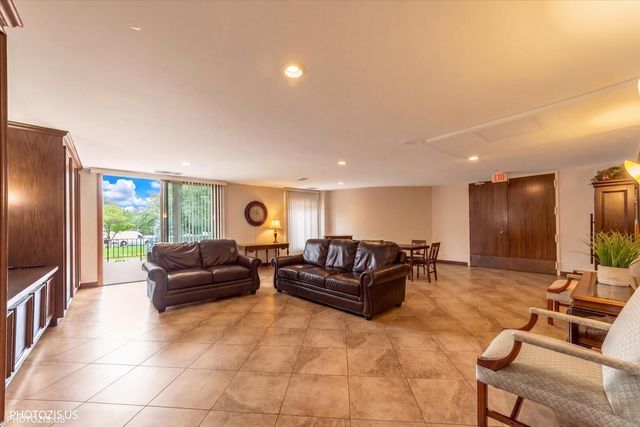 190 S WOOD DALE Road 507, Wood Dale, IL 60191