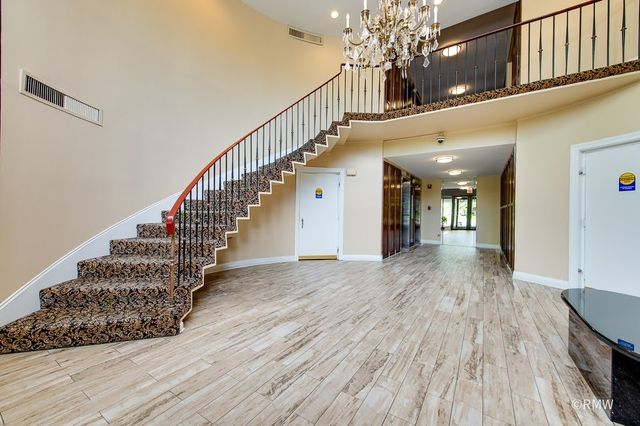 190 S WOOD DALE Road 507, Wood Dale, IL 60191