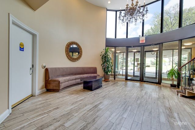 190 S WOOD DALE Road 507, Wood Dale, IL 60191