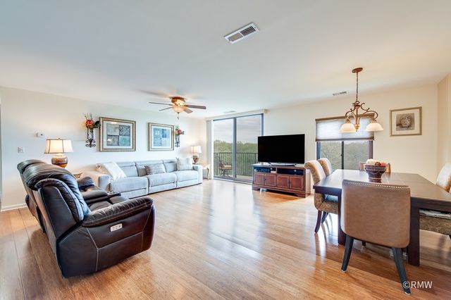 190 S WOOD DALE Road 507, Wood Dale, IL 60191