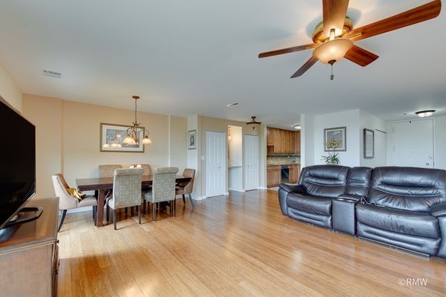 190 S WOOD DALE Road 507, Wood Dale, IL 60191