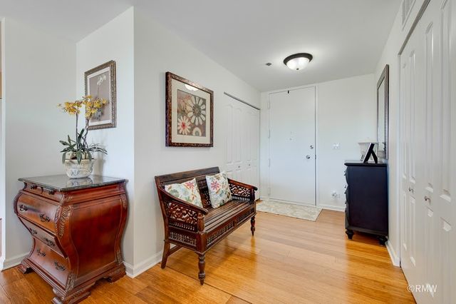 190 S WOOD DALE Road 507, Wood Dale, IL 60191