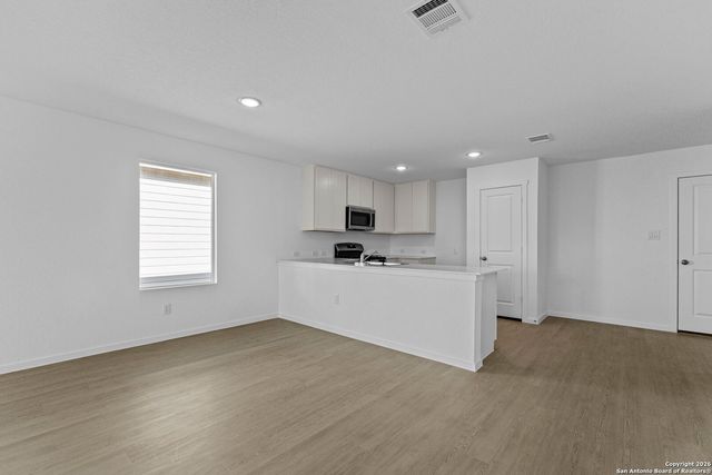 744 Horsetail Ln, New Braunfels, TX 78130