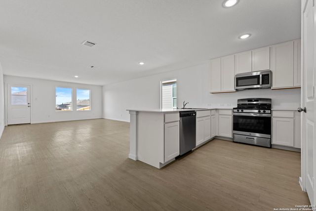 744 Horsetail Ln, New Braunfels, TX 78130