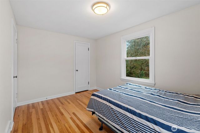 9748 Dayton Avenue N, Seattle, WA 98103