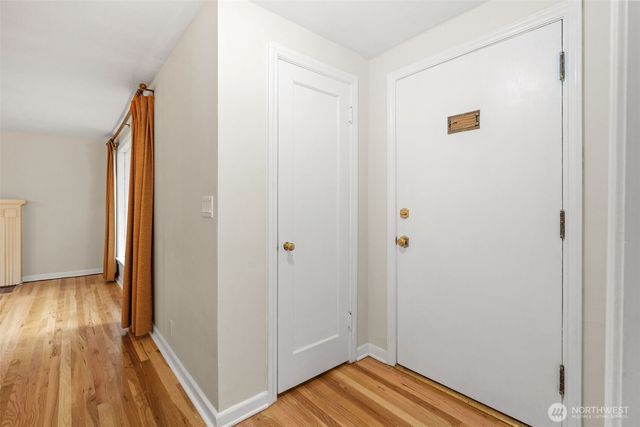 9748 Dayton Avenue N, Seattle, WA 98103