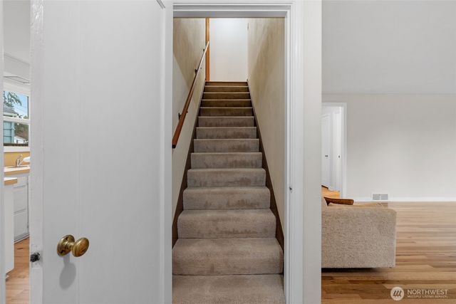 9748 Dayton Avenue N, Seattle, WA 98103