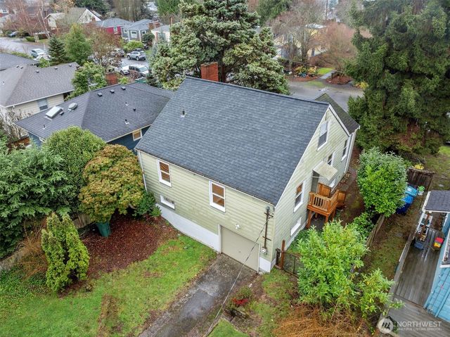 9748 Dayton Avenue N, Seattle, WA 98103