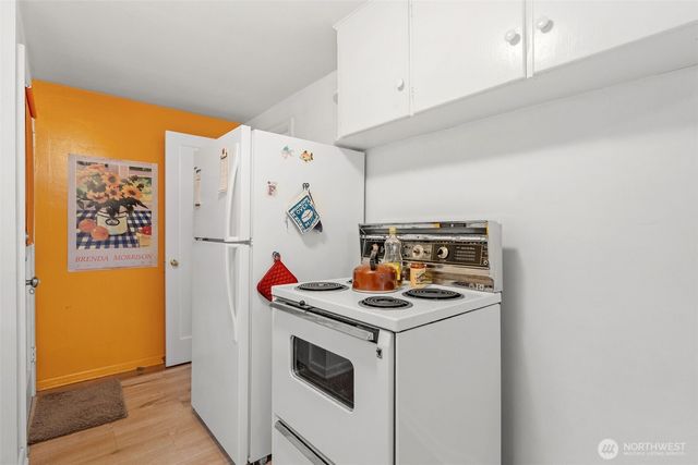 9748 Dayton Avenue N, Seattle, WA 98103