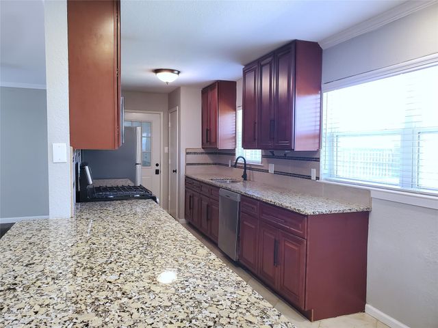 806 Greenhaven Drive, Richardson, TX 75080