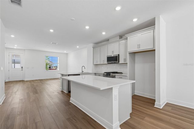 8217 SEAFLOWER PARKWAY, Bradenton, FL 34210