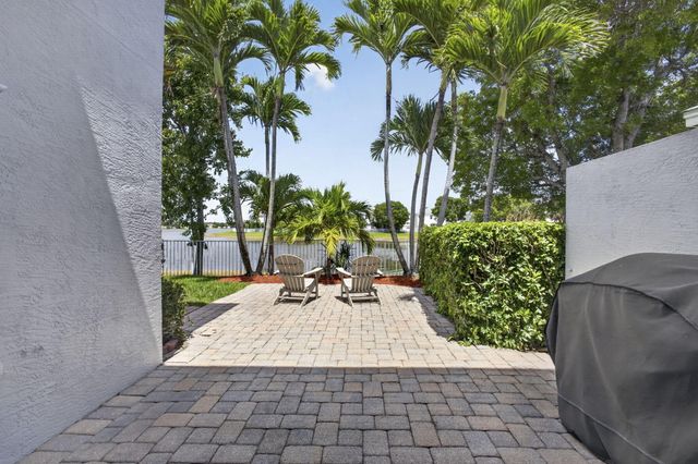 214 Berenger Walk, Royal Palm Beach, FL 33414