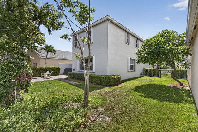 214 Berenger Walk, Royal Palm Beach, FL 33414
