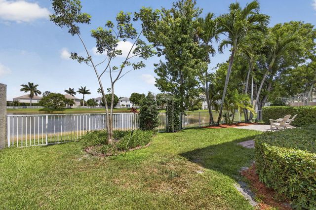 214 Berenger Walk, Royal Palm Beach, FL 33414