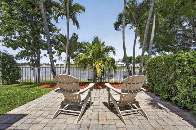 214 Berenger Walk, Royal Palm Beach, FL 33414