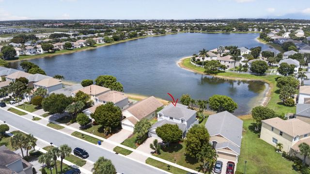 214 Berenger Walk, Royal Palm Beach, FL 33414
