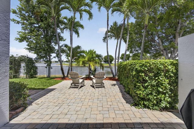 214 Berenger Walk, Royal Palm Beach, FL 33414