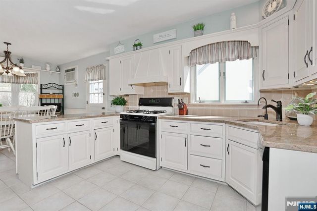 45 Highland Avenue, Midland Park, NJ 07432