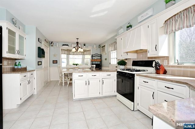 45 Highland Avenue, Midland Park, NJ 07432