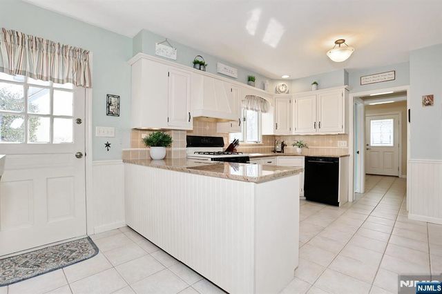 45 Highland Avenue, Midland Park, NJ 07432