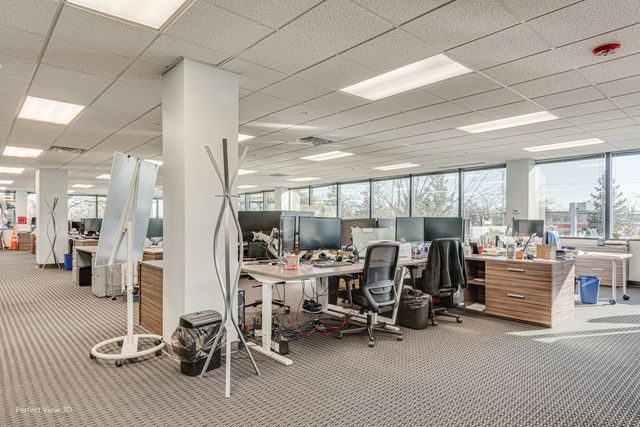 650 E Algonquin Road, Schaumburg, IL 60173