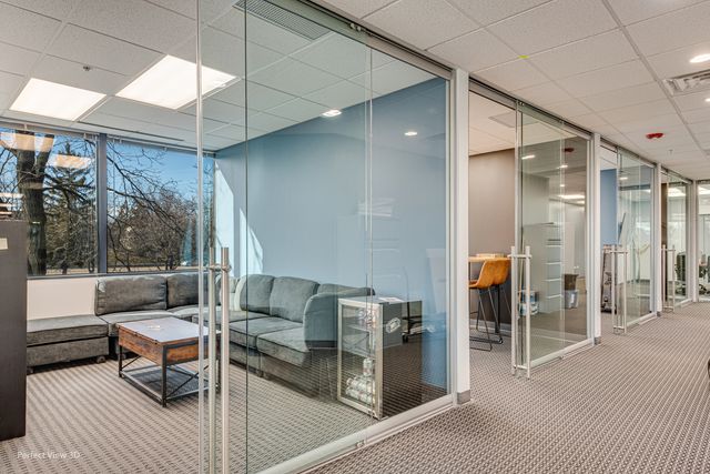 650 E Algonquin Road, Schaumburg, IL 60173