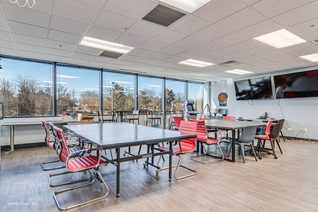 650 E Algonquin Road, Schaumburg, IL 60173