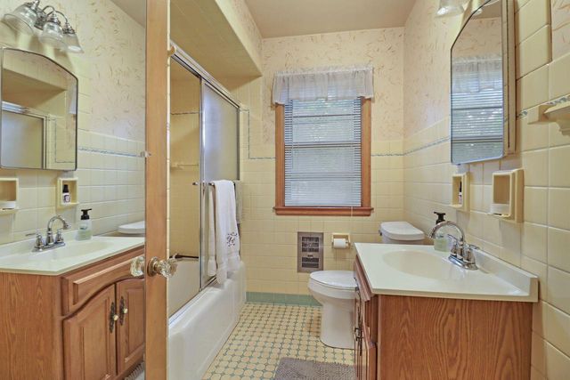 6536 Pershing BOULEVARD, Kenosha, WI 53142