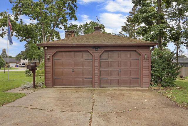 6536 Pershing BOULEVARD, Kenosha, WI 53142