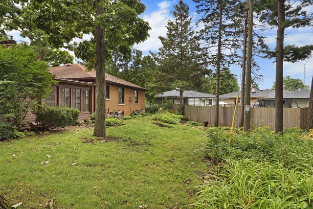 6536 Pershing BOULEVARD, Kenosha, WI 53142