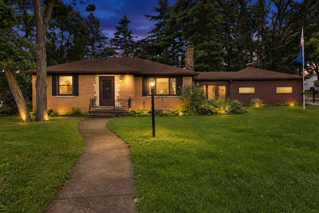6536 Pershing BOULEVARD, Kenosha, WI 53142
