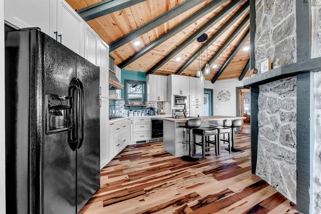 498 Santa Fe Drive, Forsyth, MO 65653