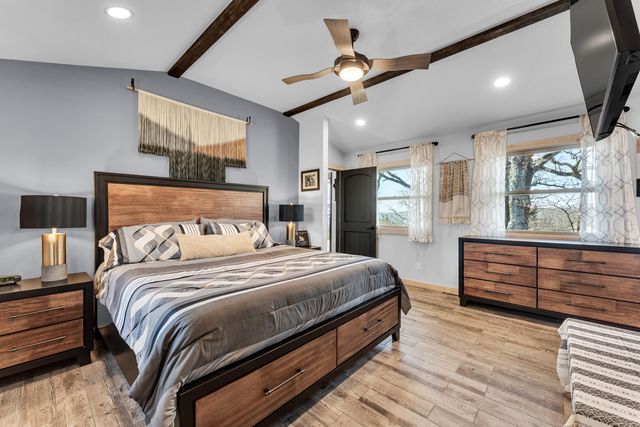 498 Santa Fe Drive, Forsyth, MO 65653