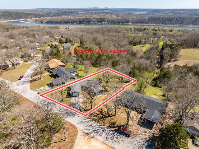 498 Santa Fe Drive, Forsyth, MO 65653