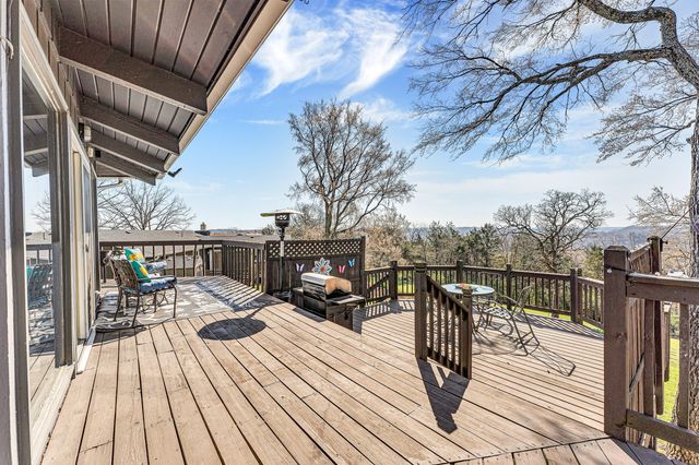 498 Santa Fe Drive, Forsyth, MO 65653