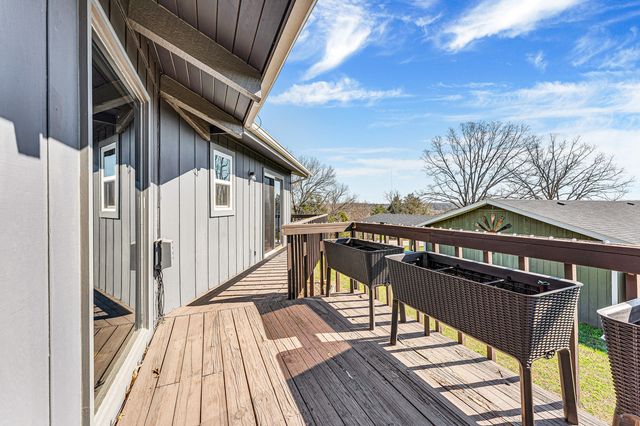 498 Santa Fe Drive, Forsyth, MO 65653